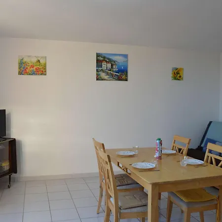 Holiday home Maison A Pierre La Avec Terrasse Et Piscine 2 Etoiles - Fr-1-229d-541 Saint-Pierre-la-Mer (Aude)